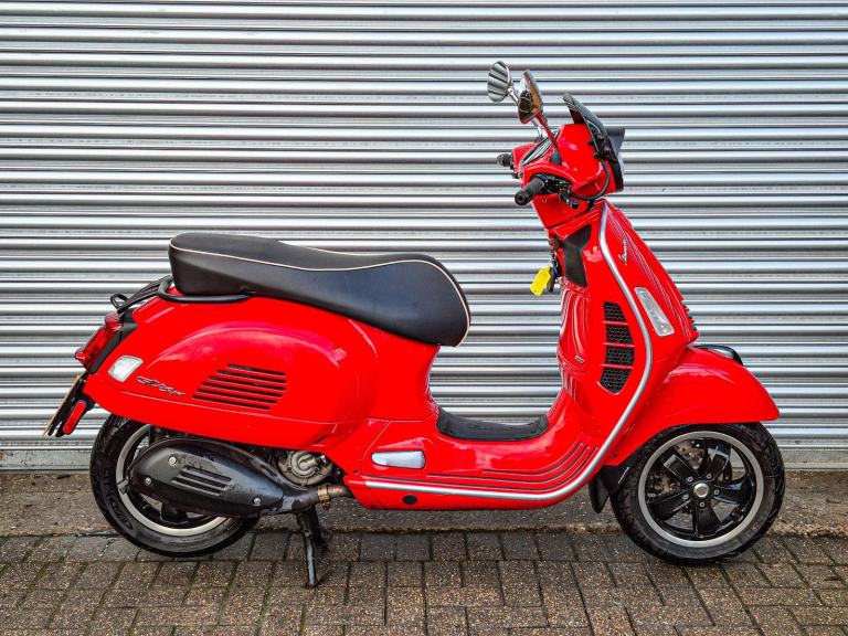 Piaggio Vespa GTS