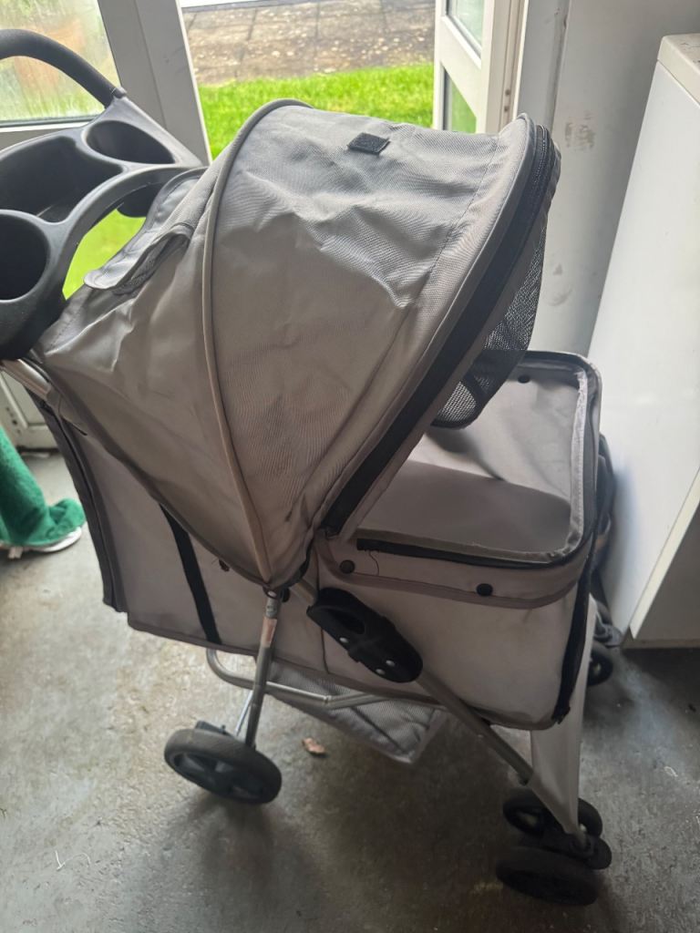 Doggy pram 