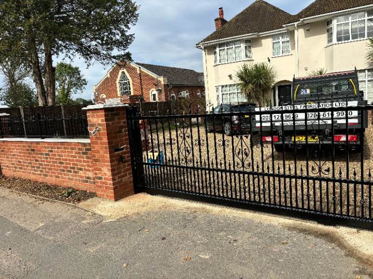 Black Metal Railings – Powder Coated Steel Balustrade