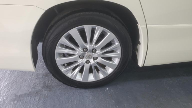 Toyota Alphard 2.4 petrol auto 7 seats sunroofs fresh japanese import 2012