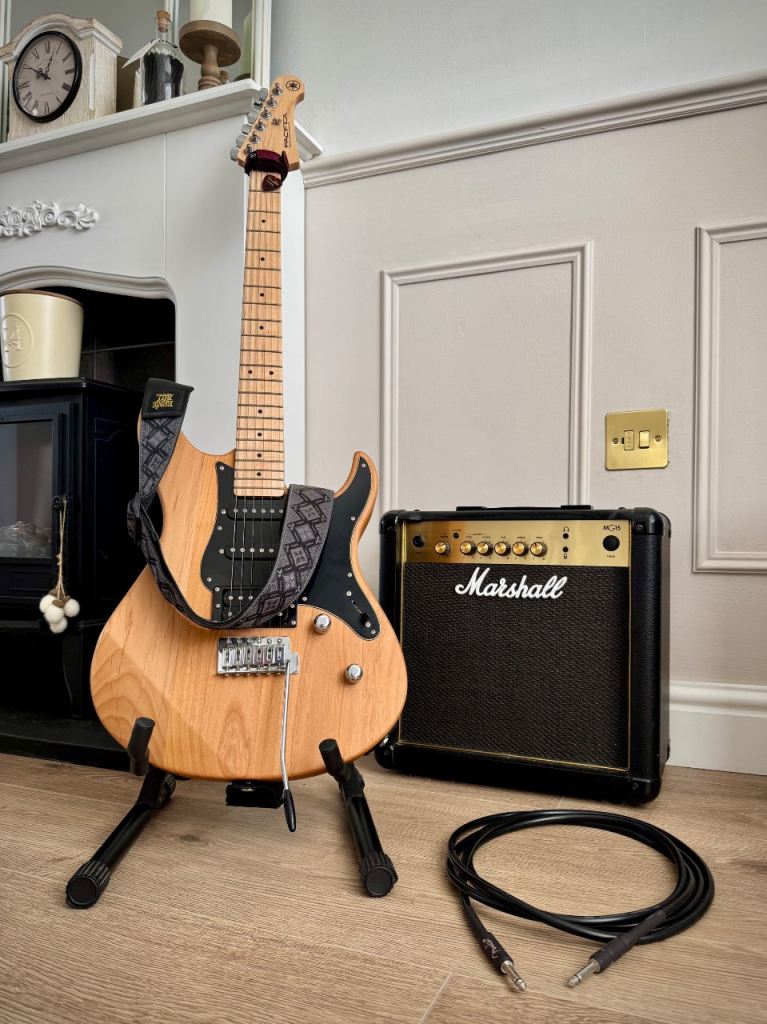 Yamaha Pacifica Electric Guitar & Marshall Amp Bundle