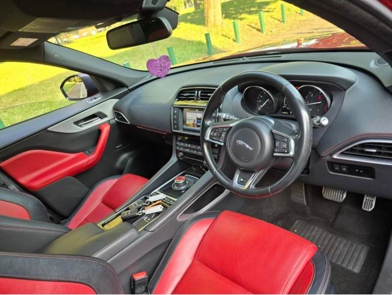 Jaguar, F-PACE, Estate, 2016, Other, 1999 (cc), 5 doors