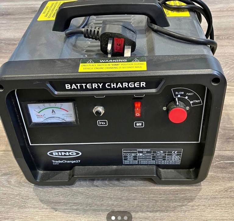 New - Ring Trade Charge 27 Heavy-Duty 12v/24 battery Charger and starter 
