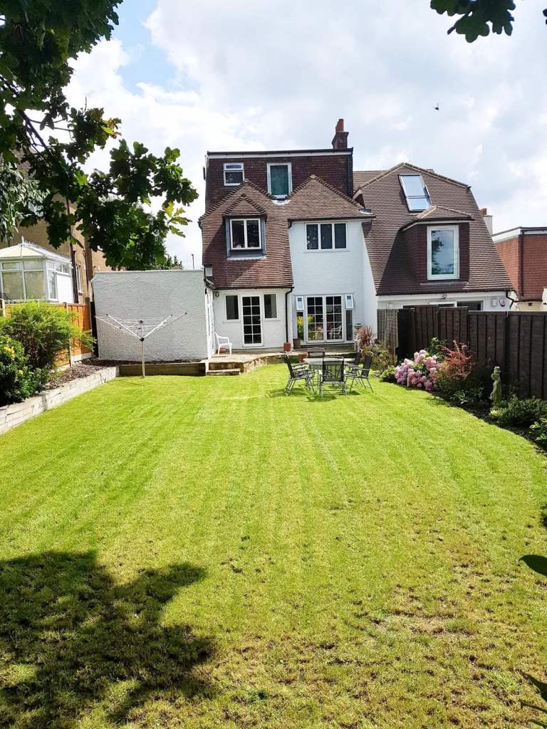 Rent *** DOUBLE ROOM ENSUITE close to High Barnet Tube Station 