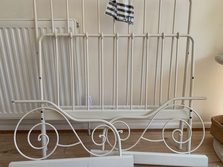 *FREE* IKEA MINNEN - Extendable toddler bed frame.