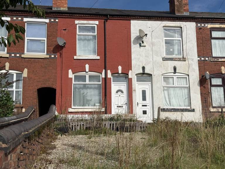 **WOLVERHAMPTON ROAD**"THREE BED HOUSE**AVAILABLE NOW**GOOD CONDITION**CALL NOW**