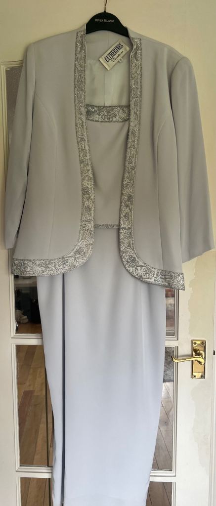 Stunning Silver dress & jacket with matching accessories 