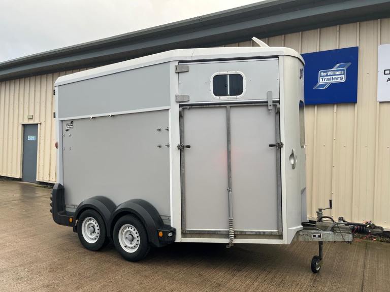 Ifor Williams HB511 Horse box trailer 
