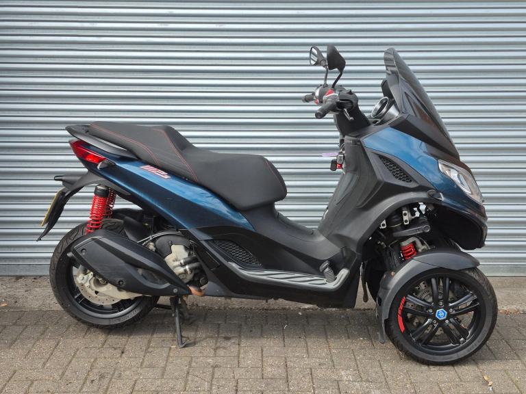 Piaggio MP3 300 Sport