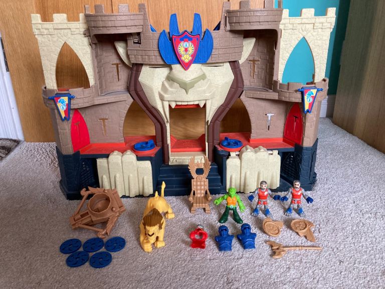 Imaginext Lion's Den Castle Lights + Sounds WORKING, characters + acc