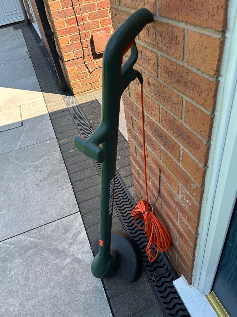 BLACK & DECKER grass Strimmer – Good Condition