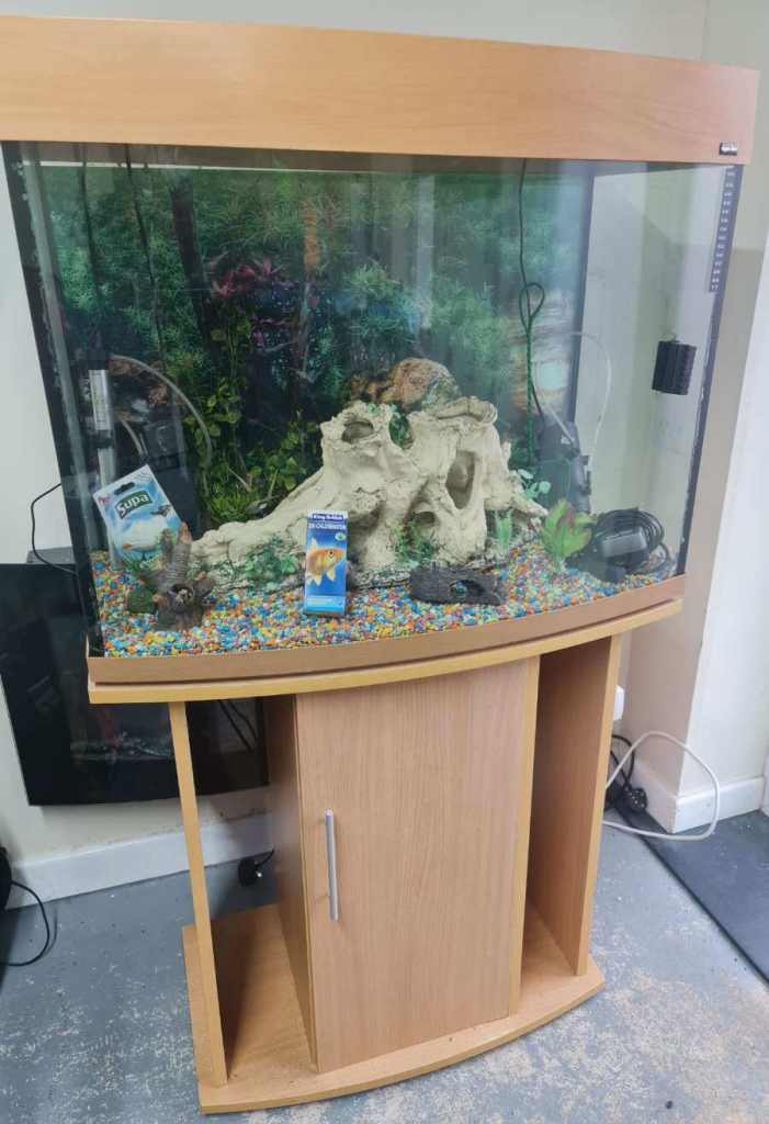 Fish tank full set up deliver available £150