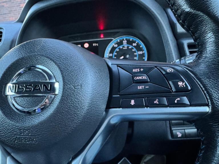  Nissan Leaf 40kWh Acenta Auto 5dr Electric Automatic