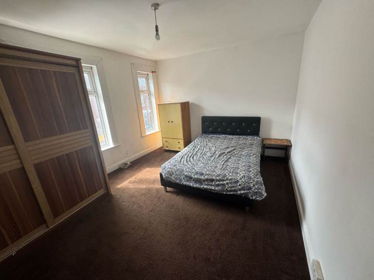 3 bedroom family house to rent 