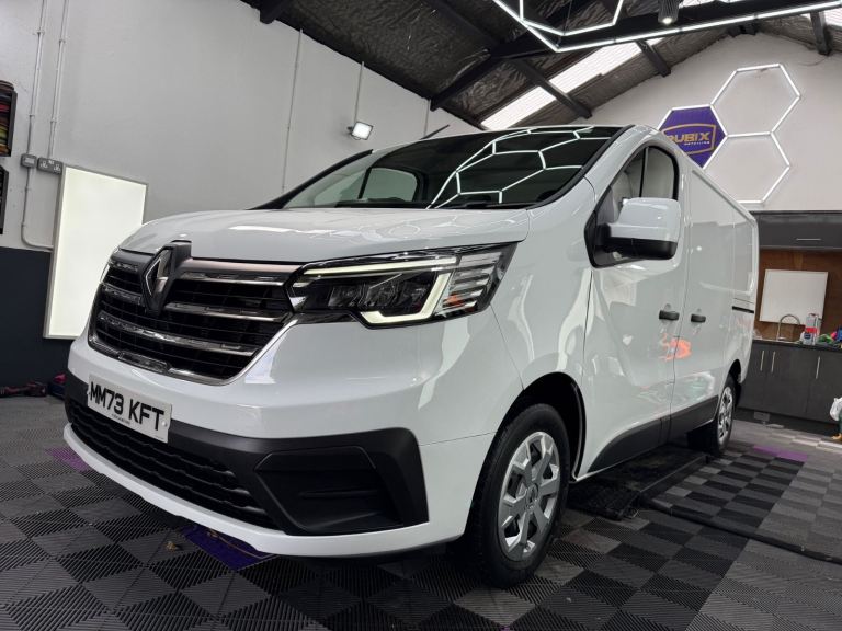 Renault, TRAFIC, Panel Van, 2023, Manual, 1997 (cc)