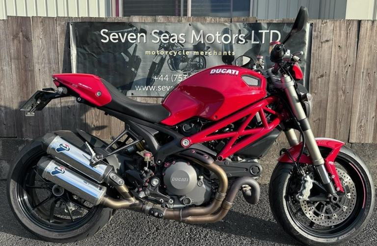 2012 Ducati Monster 1100 Evo