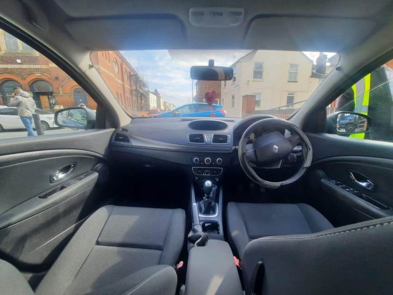 Renault, MEGANE, Hatchback, 2011, Manual, 1598 (cc), 5 doors