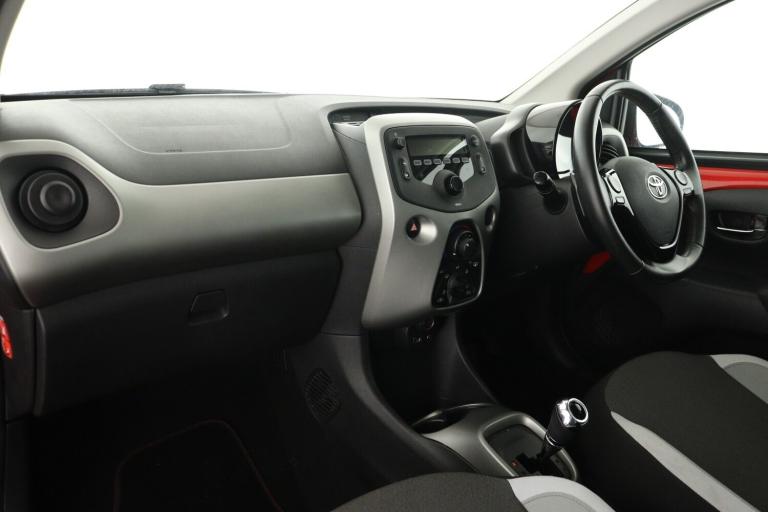 2017 Toyota AYGO 1.0 VVT-i X-Play 5dr x-shift HATCHBACK PETROL Automatic