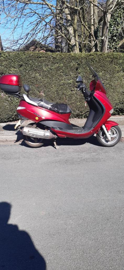 Peugeot Elyseo 150cc Red Scooter 