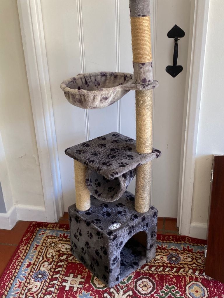Easipet cat tree 