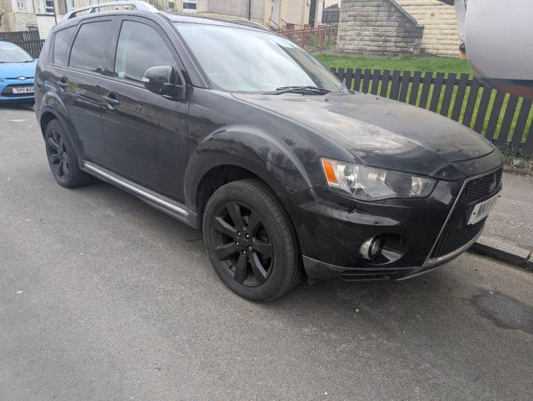 Mitsubishi outlander 2011