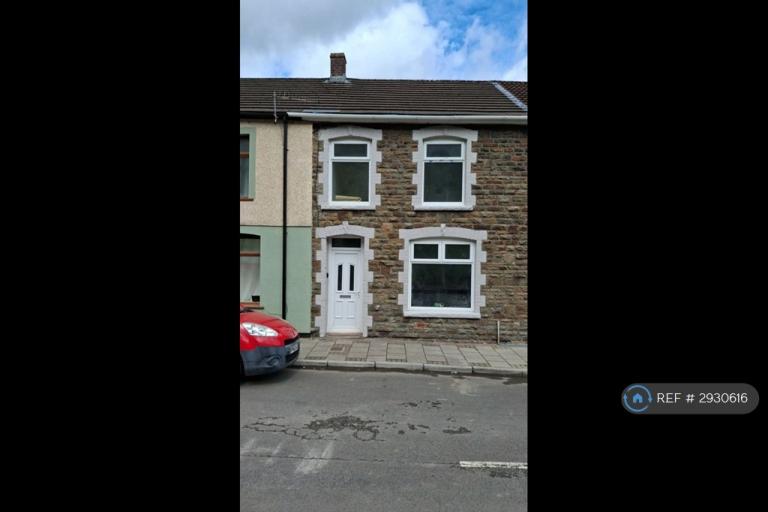 3 bedroom house in Edward Street, Rhondda Cynon Taf, CF43 (3 bed) (#2930616)