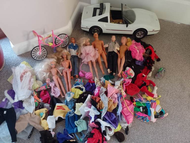 Barbie and Ken dolls bundle