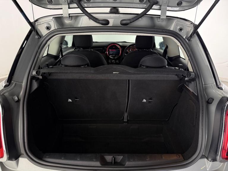 2021 MINI Hatch 1.5 Cooper Classic Euro 6 (s/s) 3dr HATCHBACK Petrol Manual