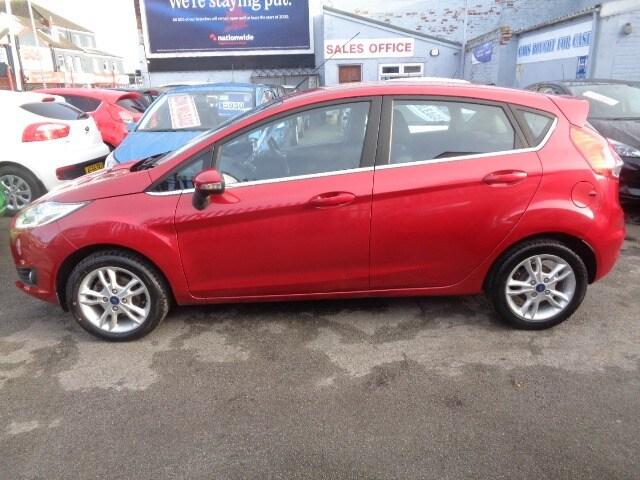 2016 Ford Fiesta 1.25 82 Zetec 5dr LOW Mileage HATCHBACK Petrol Manual
