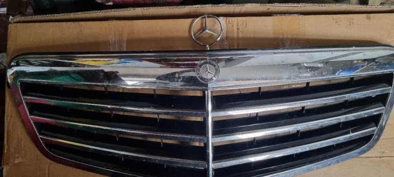  Mercedes E Class sports front Grill £50  