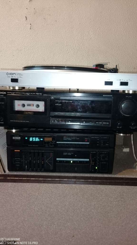 Hi fi units plus speakers 