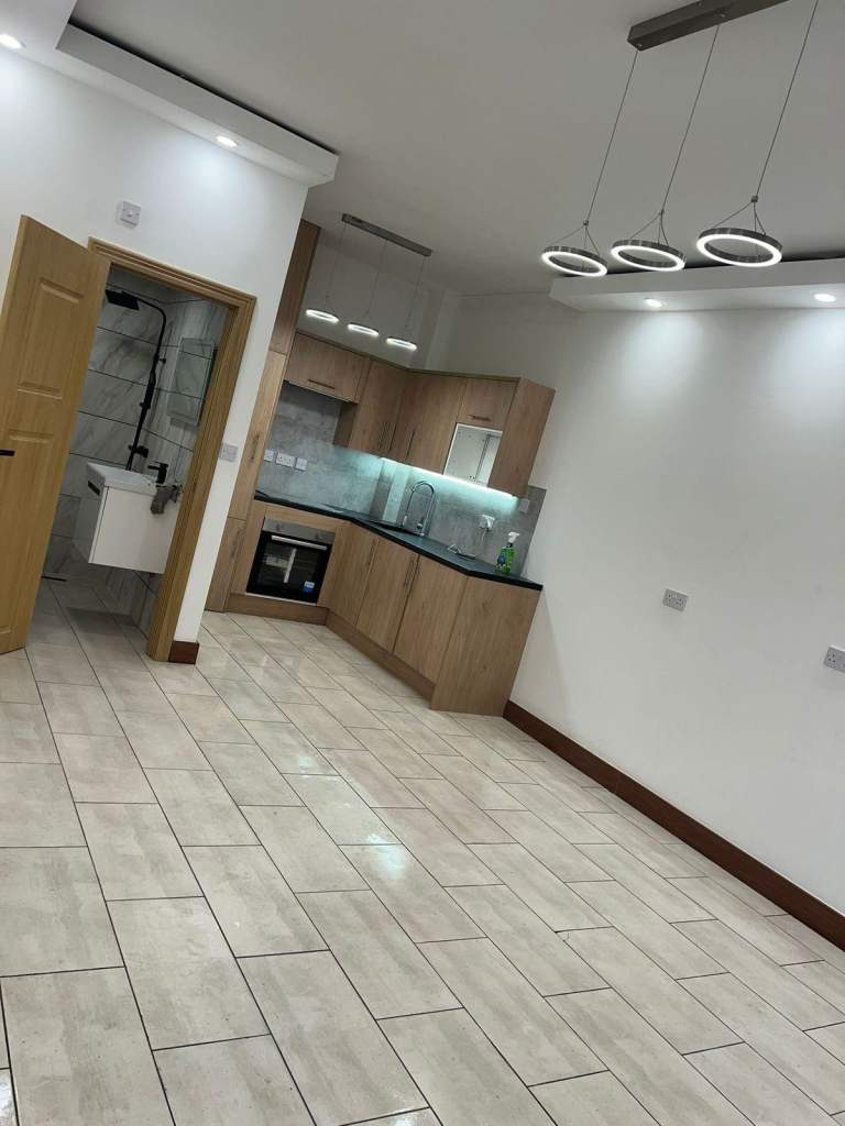 1 bed flat, 1 bathroom, High Street - New