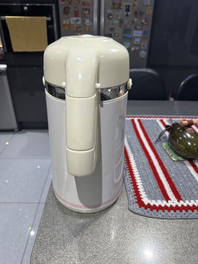Beautiful 3L thermos flask 