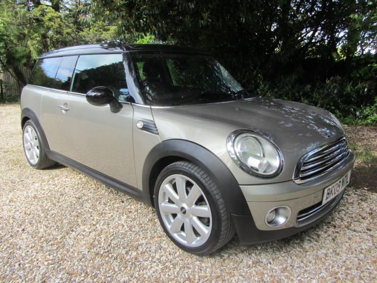 2009 MINI Clubman 1.6cc. Cooper  ESTATE Petrol Manual