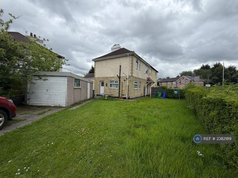 4 bedroom house in Overlea Drive, Manchester, M19 (4 bed) (#2382189)
