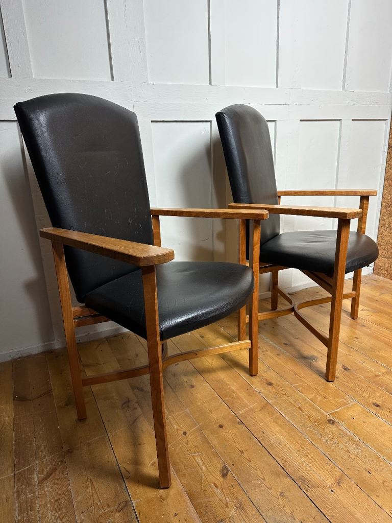 x2 Deco Modern Stye Armchairs Pair Leather Chairs