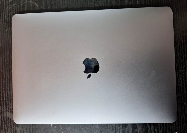 MacBook Pro (13Inch, 2017,I5 Intel core Processor, Two thunderbolts , 3 Ports) 