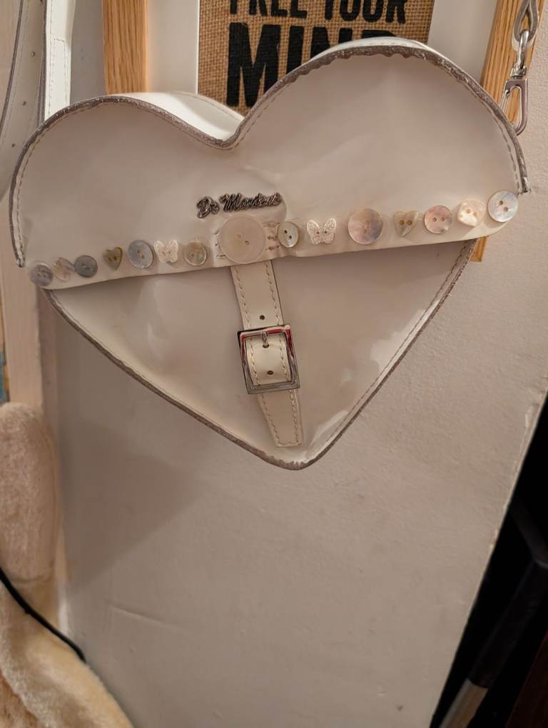 Dr martens heart bag 