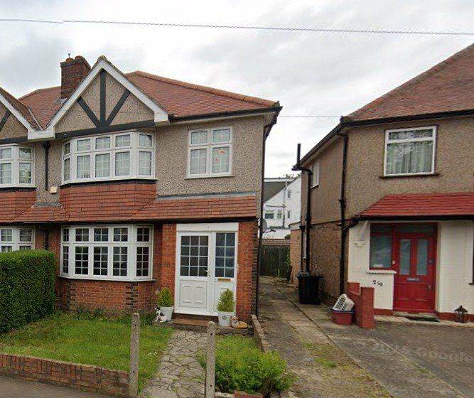 5 bed semi-detached house to rent Ellerdine Road, Hounslow TW3