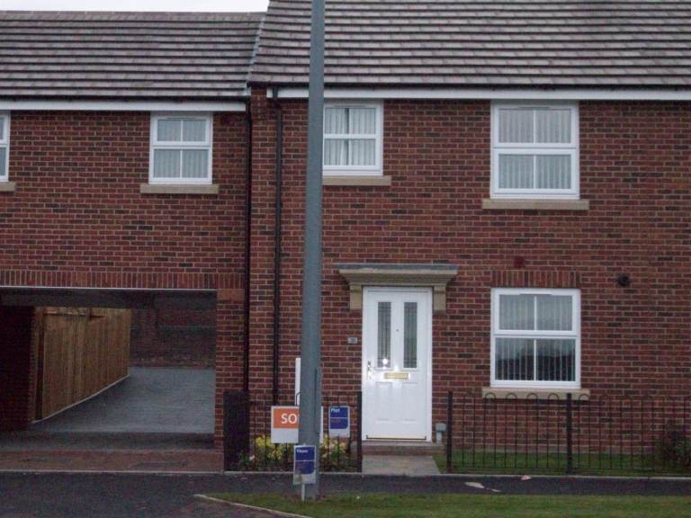 🏡 4-Bedroom Semi-Detached House to Rent – Cape Hill, Smethwick