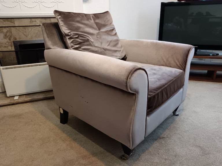 Light purple arm chair 