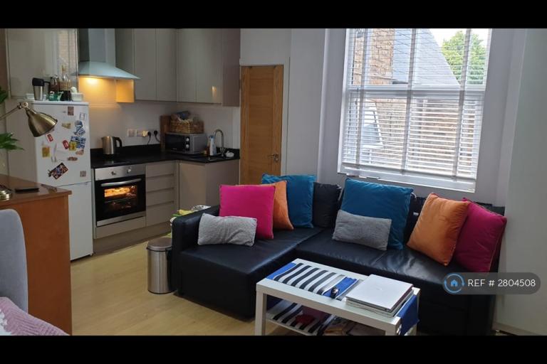 Studio flat in Ealing, London, W5 (#2804508)