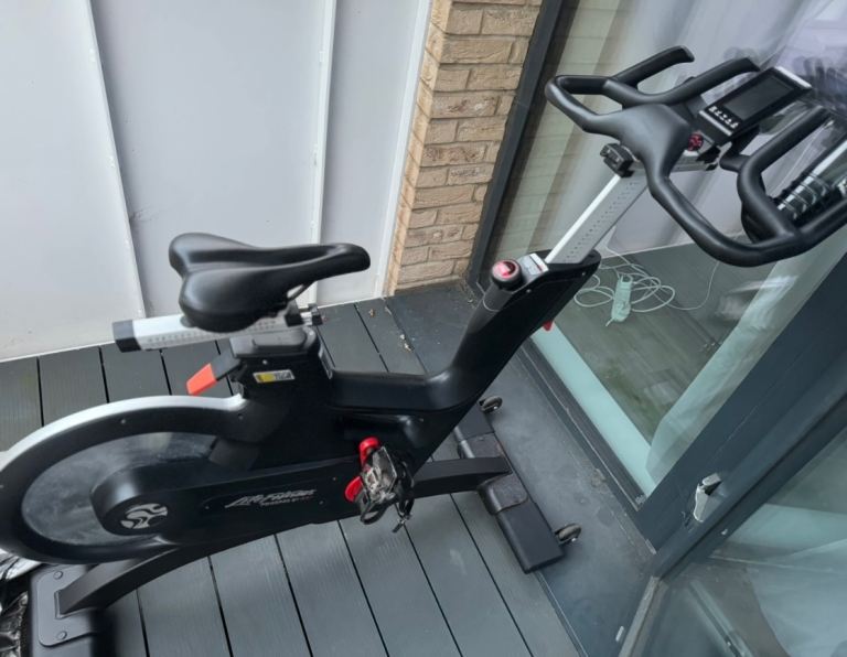 Life Fitness IC7 Spin Bike