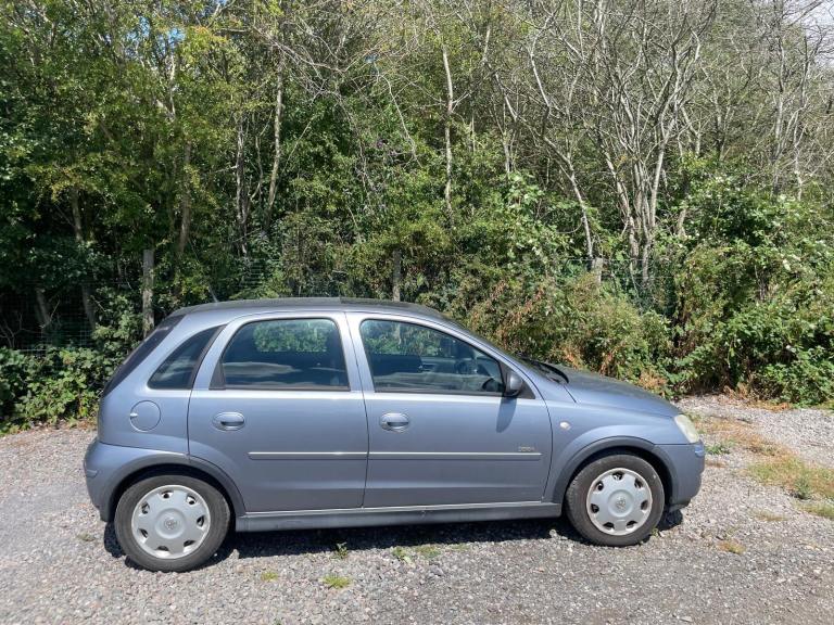 VAUXHALL CORSA 1.4 DESIGN 05 REG SILVER 5 DOOR MOT APRIL 2ND 2027 SERVICE HISTORY 40+MPG