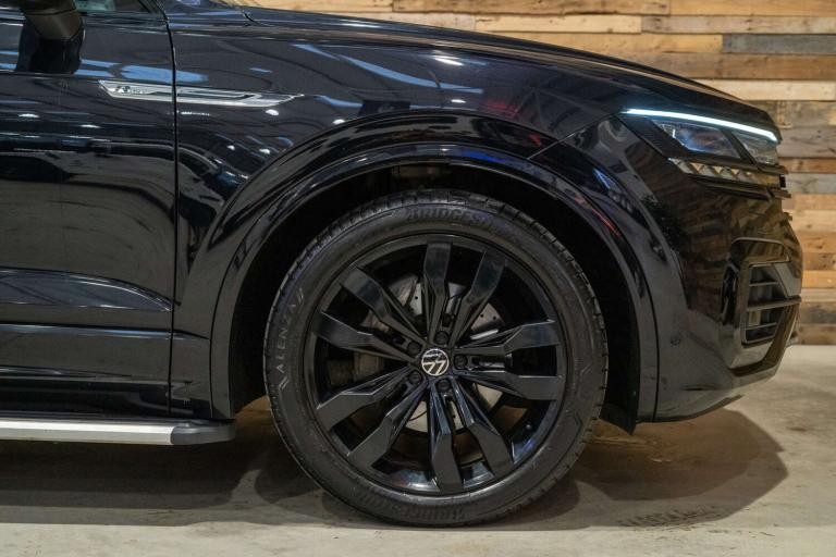 2021 Volkswagen Touareg 3.0 Touareg V6 Black Edition TDI Auto 4WD 5dr SUV Diesel Automatic
