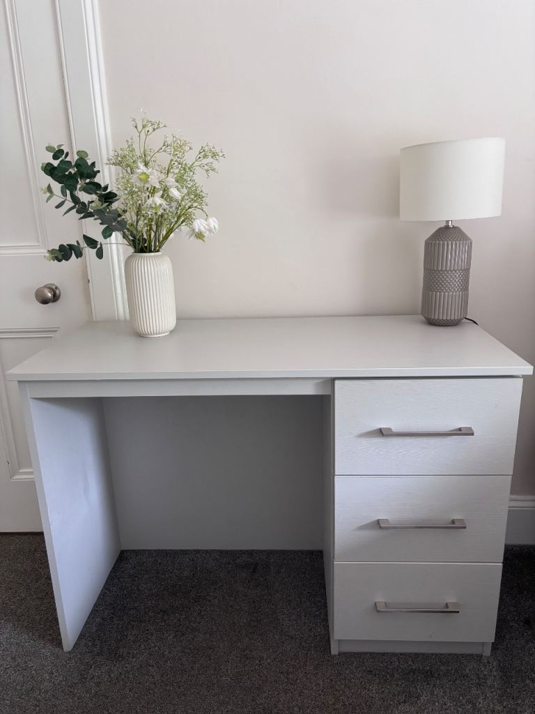 Desk with 3 Drawers – Great Home Office/Study Desk