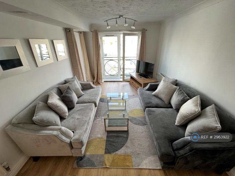 2 bedroom flat in South Ferry Quay, Liverpool, L3 (2 bed) (#2963922)