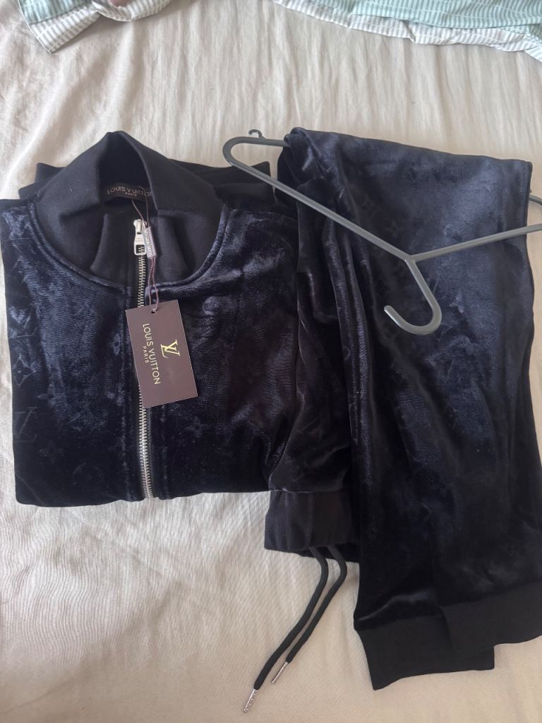 Velvet tracksuit 