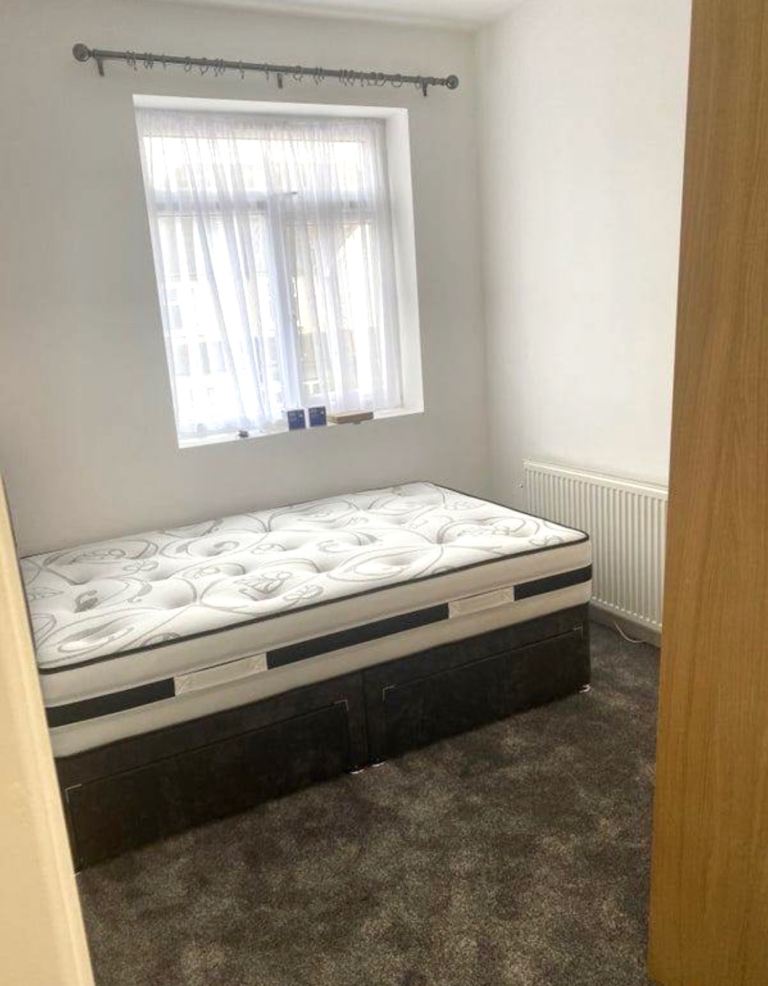 En-suite double room including bills for single occupancy Postcode HA1 1SZ