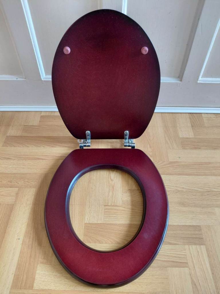 Wooden Toilet Seat – Standard Size, Adjustable Fittings